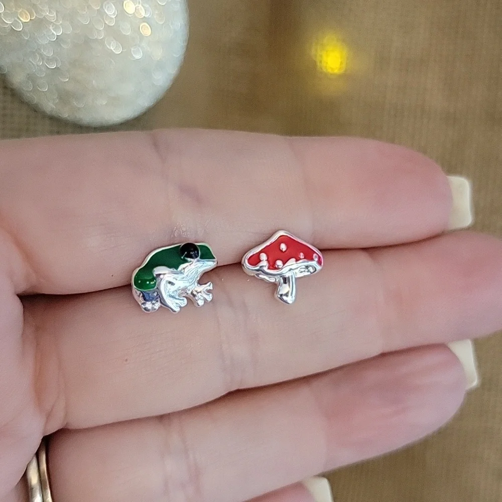 🔥LAST PAIR🔥 FROG AND MUSHROOM STUD EARRINGS - Picture 1 of 6